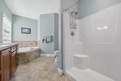 2707  Rolling Meadows Dr, Sheboygan, WI 53083 - Photo 15