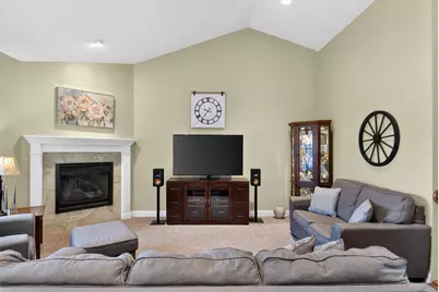 2707  Rolling Meadows Dr, Sheboygan, WI 53083 - Photo 3