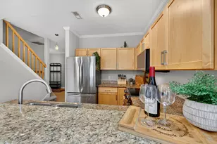1220 E Locust St, Milwaukee, WI 53212 - Photo 11