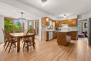1211 Highpoint Ln, Waukesha, WI 53189 - Photo 11