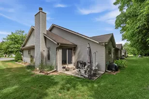 981 E Loos St, Hartford, WI 53027 - Photo 17