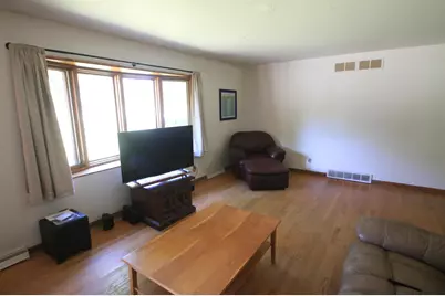 N48W19068  Joetta Dr, Menomonee Falls, WI 53051 - Photo 3