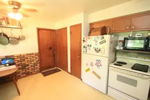 N48W19068 Joetta Dr, Menomonee Falls, WI 53051 - Photo 7