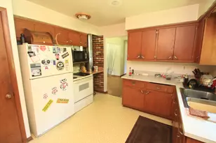N48W19068 Joetta Dr, Menomonee Falls, WI 53051 - Photo 5