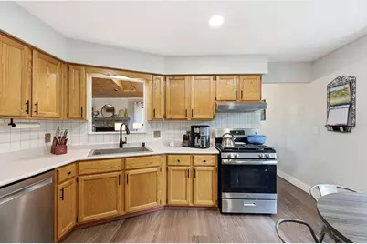 S90W31245  Wigwam Dr, Mukwonago, WI 53149 - Photo 9