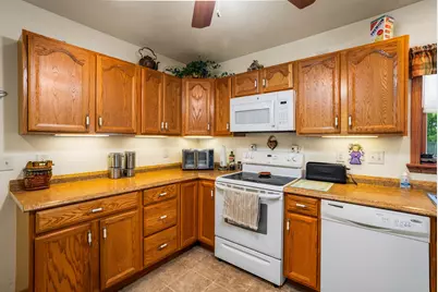 418 S Charles St, Oconomowoc, WI 53066 - Photo 9