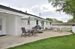 12905 Wembley Rd, Brookfield, WI 53005 - Photo 5