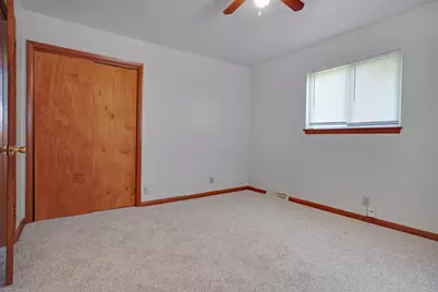 5730 N 91st St, Milwaukee, WI 53225 - Photo 9