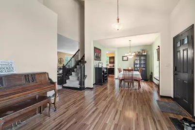 1721  Sagewood Cir, West Bend, WI 53095 - Photo 5