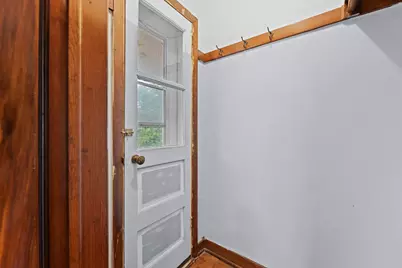 6405 W Clarke St, Wauwatosa, WI 53213 - Photo 9