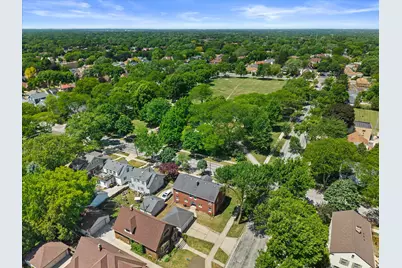 6405 W Clarke St, Wauwatosa, WI 53213 - Photo 29