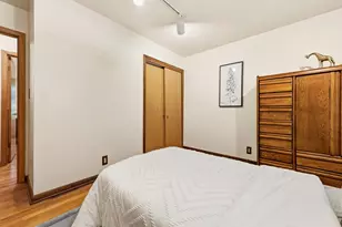 2336 W Green Tree Rd, Glendale, WI 53209 - Photo 39