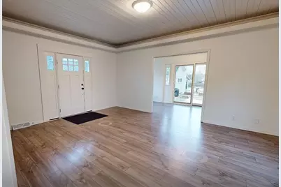 W351N5464  Lake Dr, Oconomowoc, WI 53066 - Photo 51