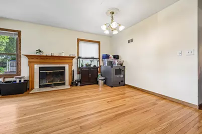 2406 S 79th St, West Allis, WI 53219 - Photo 7
