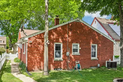 2406 S 79th St, West Allis, WI 53219 - Photo 25