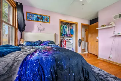 2406 S 79th St, West Allis, WI 53219 - Photo 17