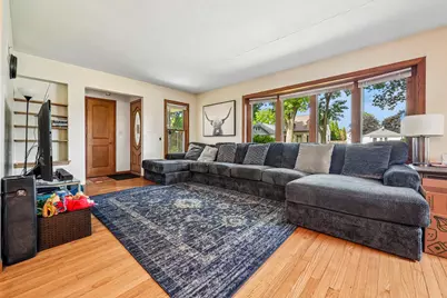 2406 S 79th St, West Allis, WI 53219 - Photo 5