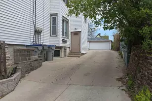 1817 N Humboldt Ave, Milwaukee, WI 53202 - Photo 19