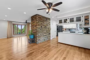 W271N4780 Greenhill Ct, Pewaukee, WI 53072 - Photo 7