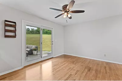 W271N4780  Greenhill Ct, Pewaukee, WI 53072 - Photo 9