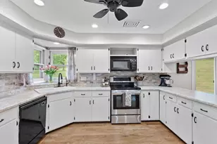 W271N4780 Greenhill Ct, Pewaukee, WI 53072 - Photo 13