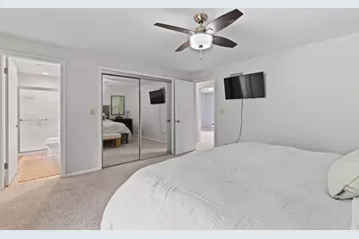 W271N4780  Greenhill Ct, Pewaukee, WI 53072 - Photo 17