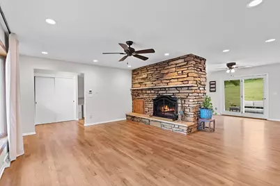 W271N4780  Greenhill Ct, Pewaukee, WI 53072 - Photo 5