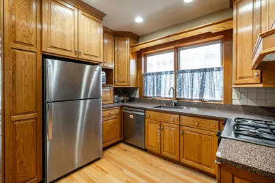 3033 N Murray Ave, Milwaukee, WI 53211 - Photo 17