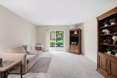 4075 S 84th St #4, Greenfield, WI 53228 - Photo 3