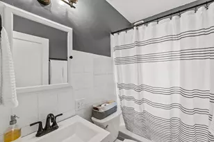 2472 N 71st St, Wauwatosa, WI 53213 - Photo 17