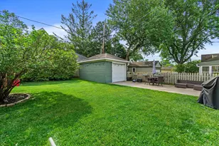 2472 N 71st St, Wauwatosa, WI 53213 - Photo 31