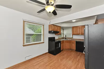 7400 W Melvina St, Milwaukee, WI 53216 - Photo 9