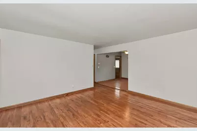 7400 W Melvina St, Milwaukee, WI 53216 - Photo 5