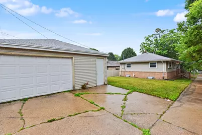 7400 W Melvina St, Milwaukee, WI 53216 - Photo 27