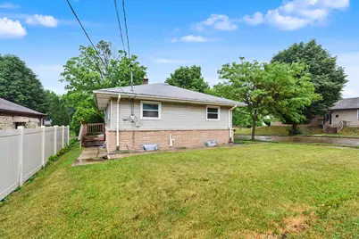 7400 W Melvina St, Milwaukee, WI 53216 - Photo 25