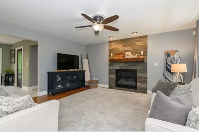 5674  Deer Wood Ln, Wayne, WI 53010 - Photo 9
