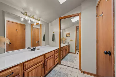 6318  Cedar St, Wauwatosa, WI 53213 - Photo 17