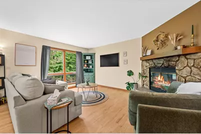 6318  Cedar St, Wauwatosa, WI 53213 - Photo 3