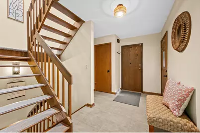 6318  Cedar St, Wauwatosa, WI 53213 - Photo 9