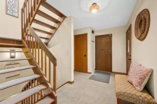 6318 Cedar St, Wauwatosa, WI 53213 - Photo 9