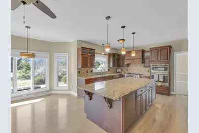 9223 W Wyndham Hills Ct, Franklin, WI 53132 - Photo 13