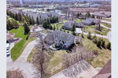 9223 W Wyndham Hills Ct, Franklin, WI 53132 - Photo 59