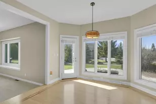 9223 W Wyndham Hills Ct, Franklin, WI 53132 - Photo 11