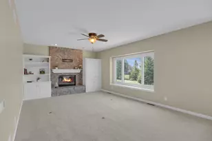9223 W Wyndham Hills Ct, Franklin, WI 53132 - Photo 17