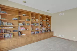 9223 W Wyndham Hills Ct, Franklin, WI 53132 - Photo 23