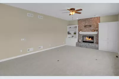 9223 W Wyndham Hills Ct, Franklin, WI 53132 - Photo 17