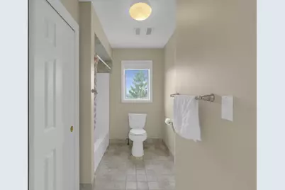 9223 W Wyndham Hills Ct, Franklin, WI 53132 - Photo 37