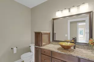 9223 W Wyndham Hills Ct, Franklin, WI 53132 - Photo 19
