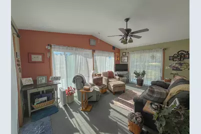 119  Roosevelt St, Fort Atkinson, WI 53538 - Photo 3