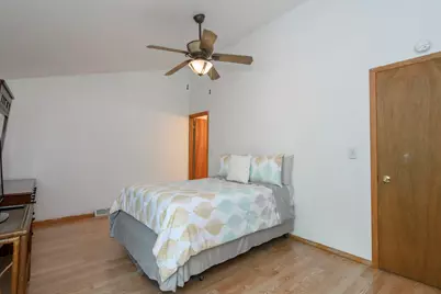 6941 W Glenbrook Rd #3, Milwaukee, WI 53223 - Photo 17